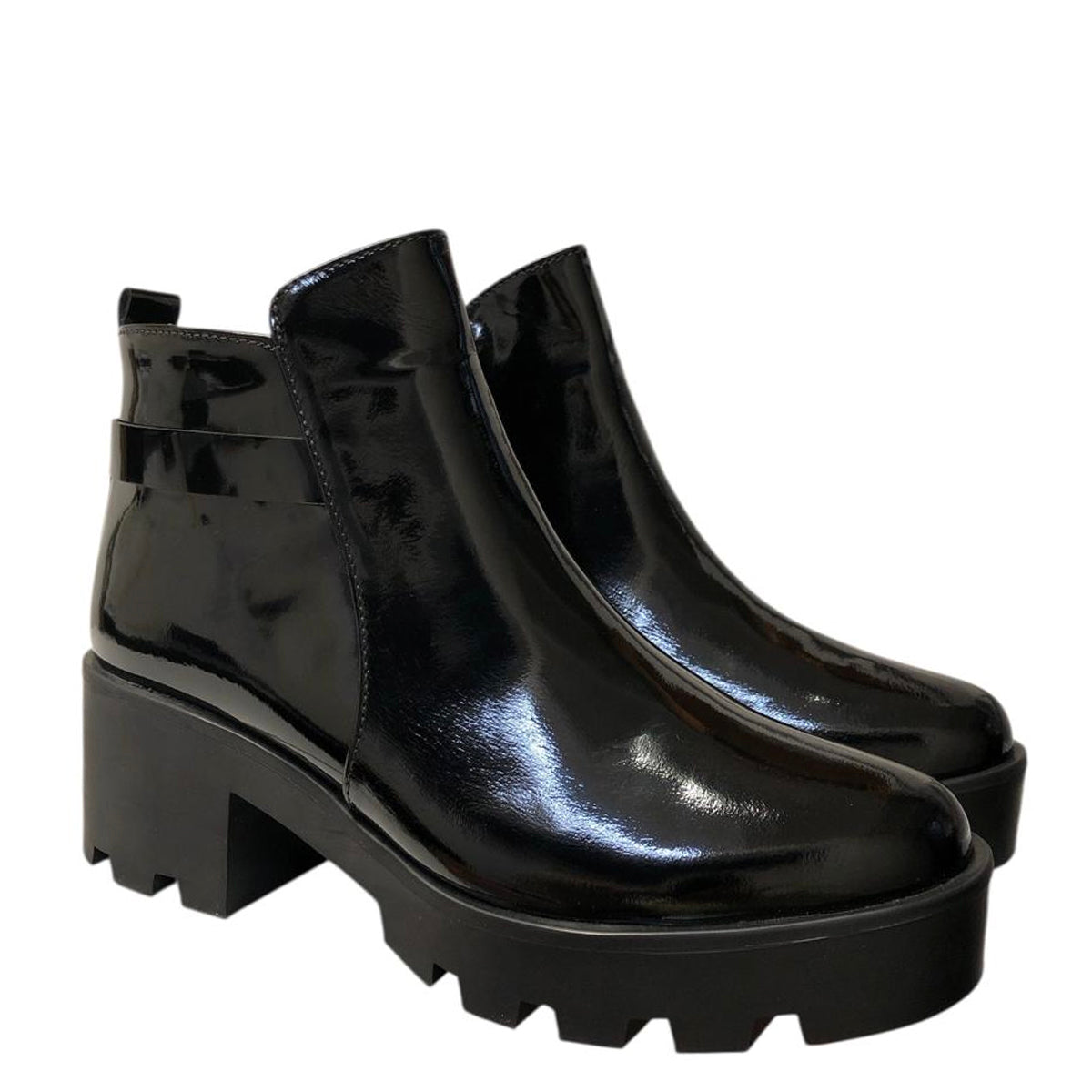 Botín con suela. track IS215