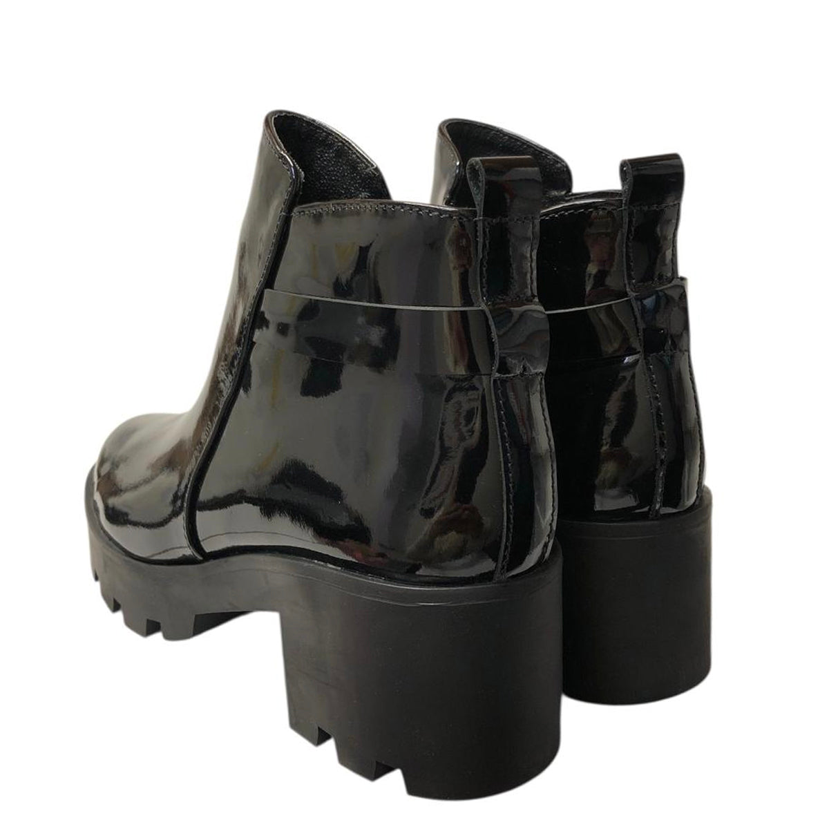 Botín con suela. track IS215