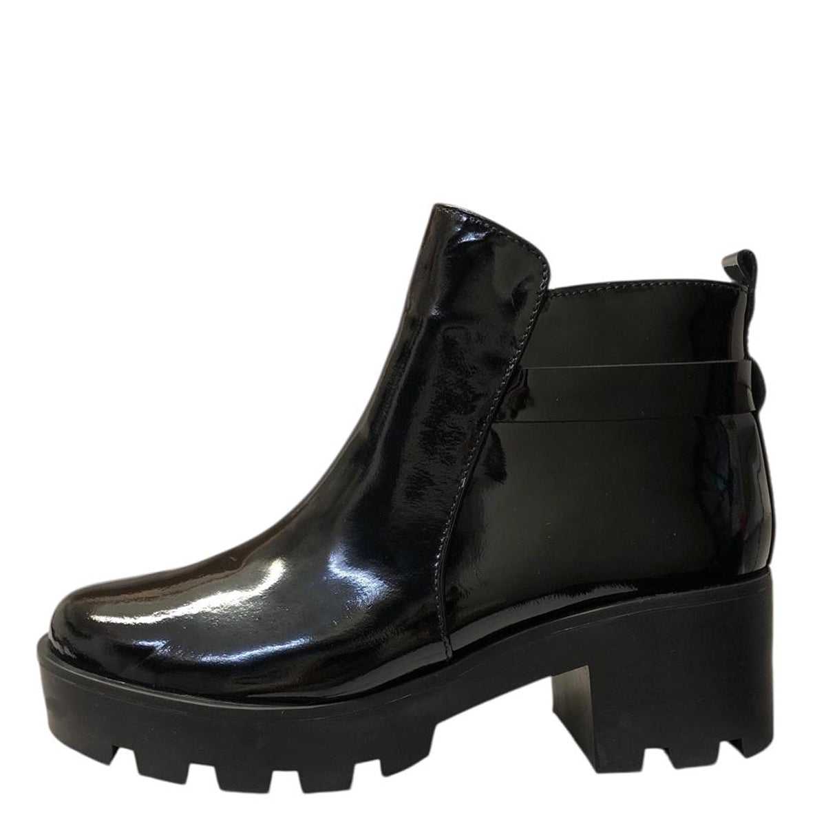 Botín con suela. track IS215