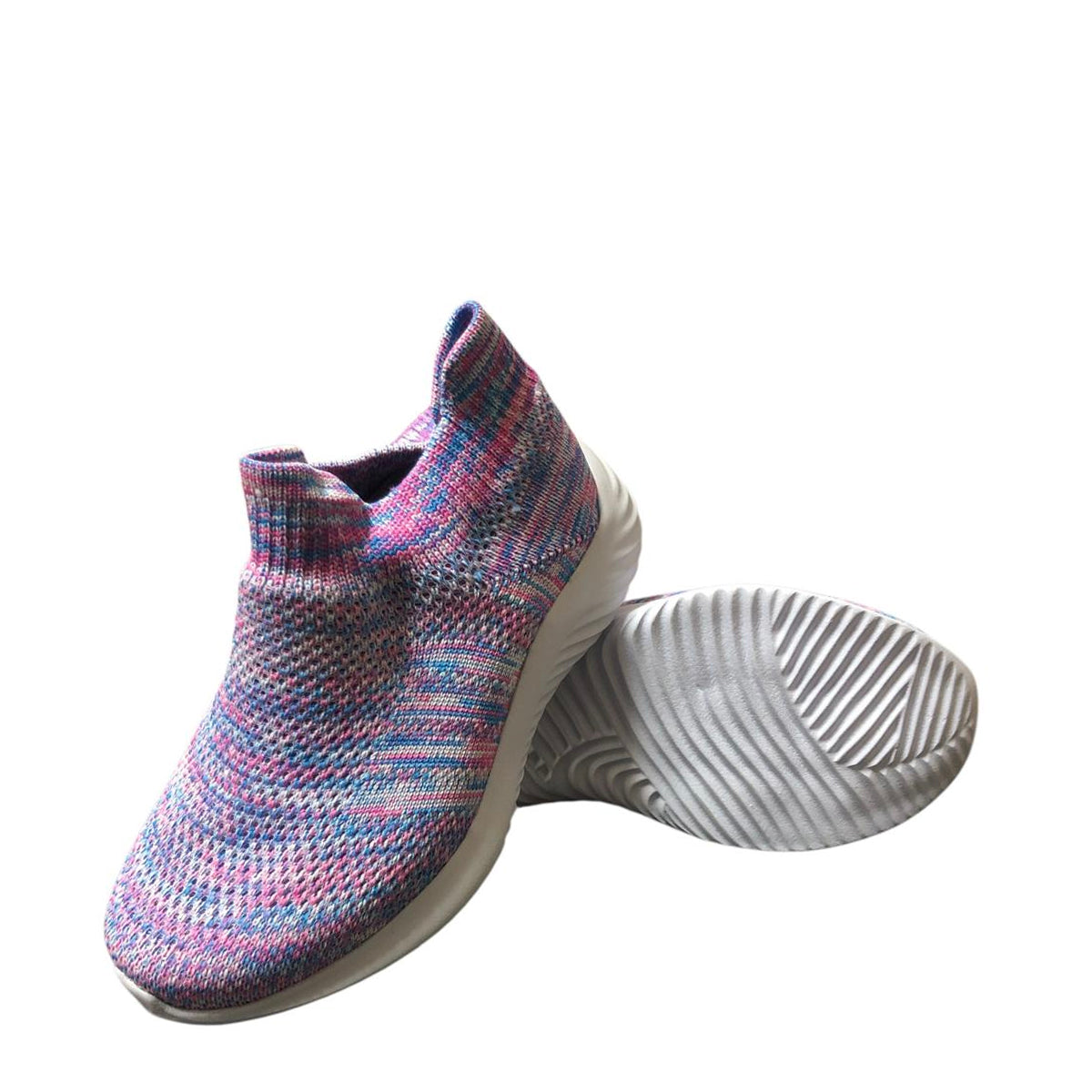 Zapatos. de niña y niño en textil REB