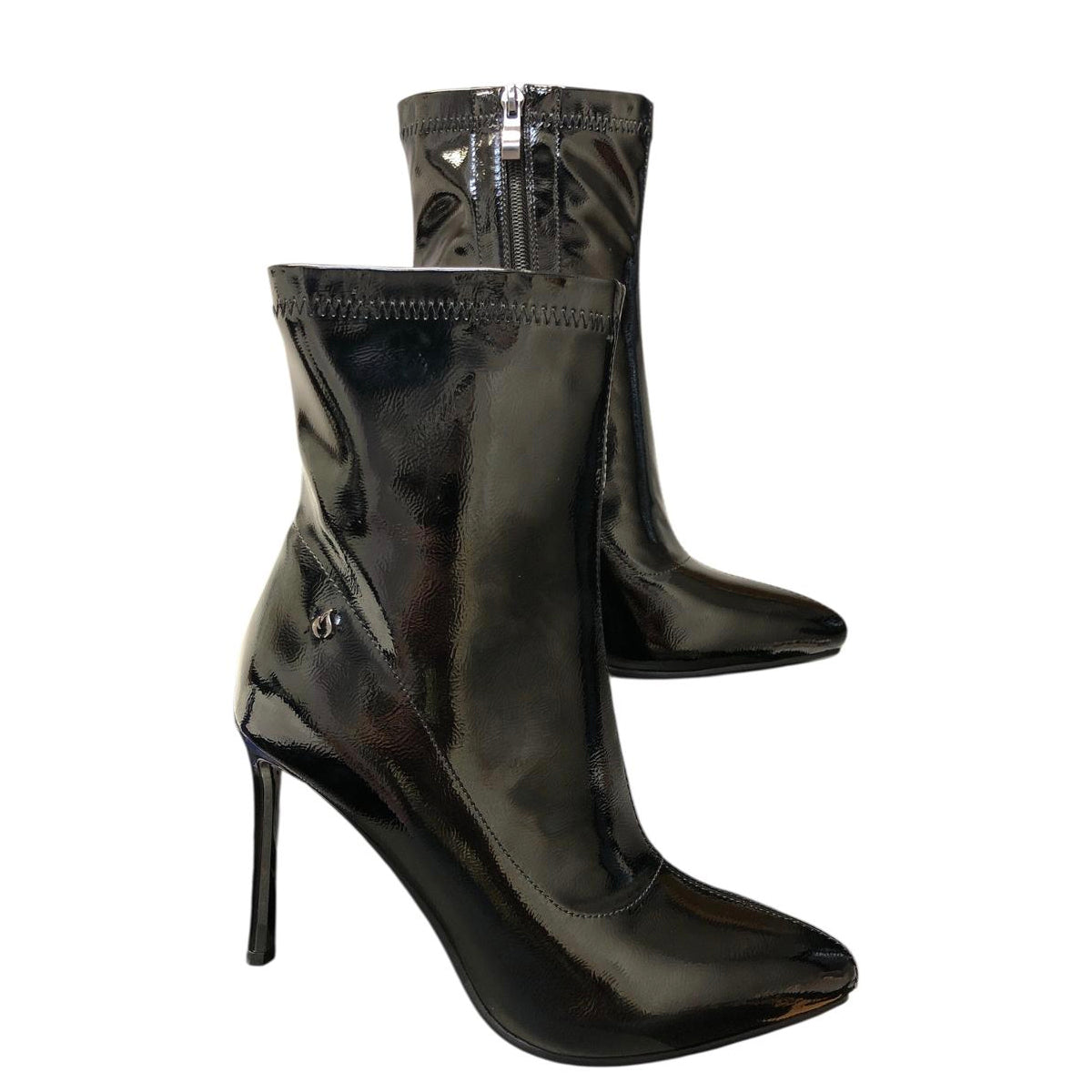 Botín negro de charol F1519