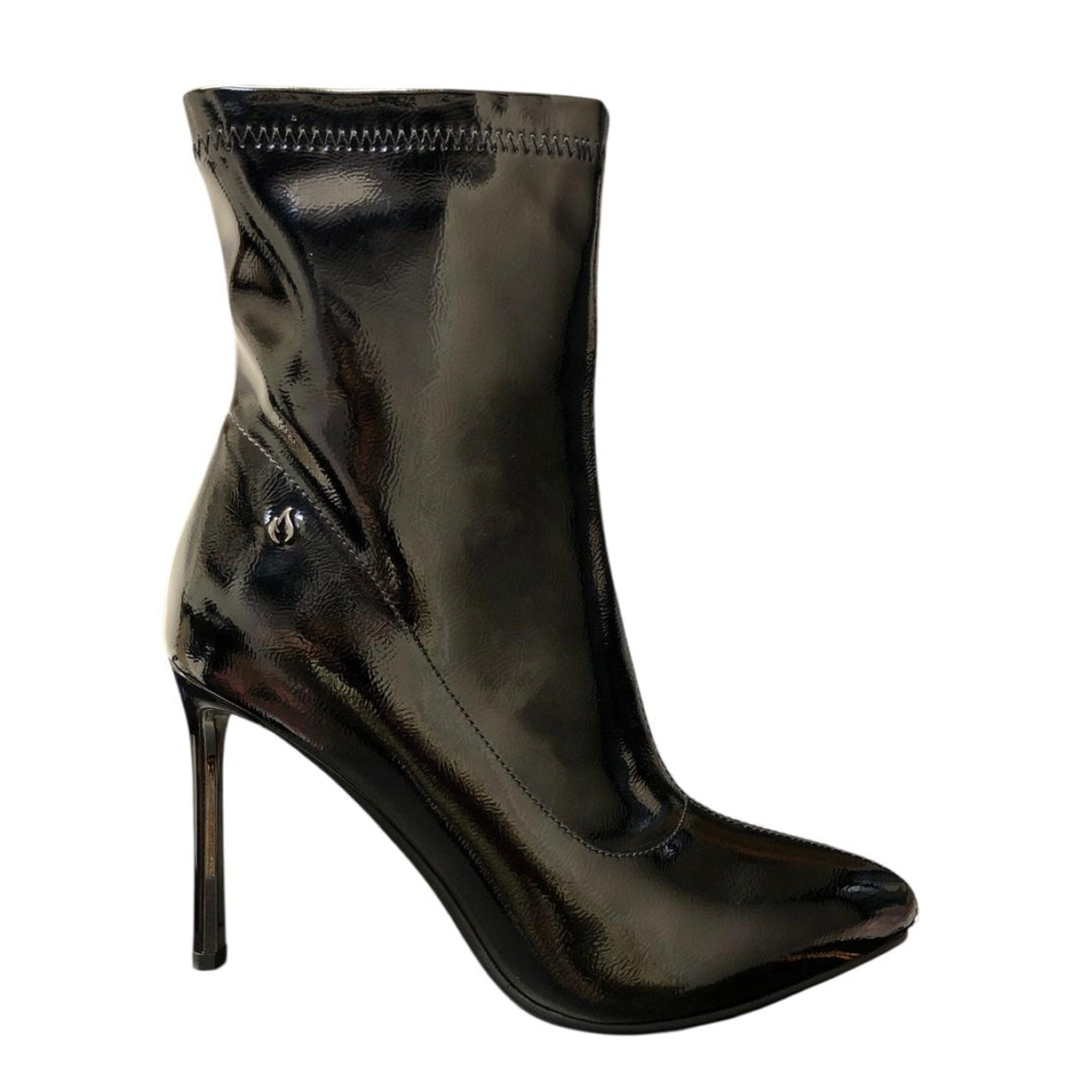 Botín negro de charol F1519